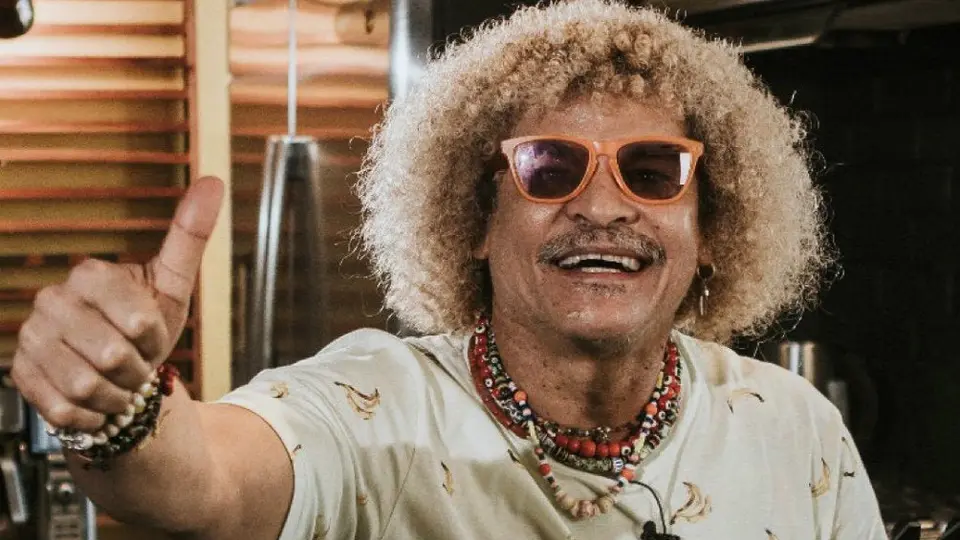Carlos 'Pibe' Valderrama despidió sus míticos rizos y presumió nuevo 'look'