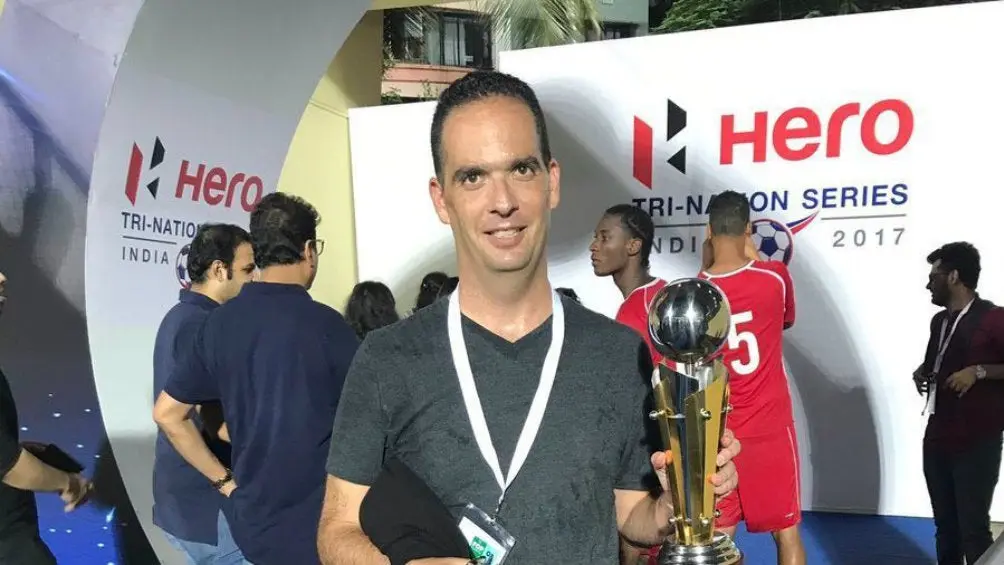 Jacques Passy recibe un reconocimiento por su trayectoria | TWITTER @coachpassy