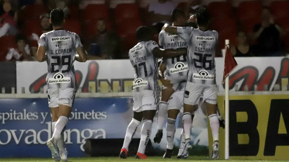 Veracruz llegó a 30 partidos sin ganar tras perder con Atlas