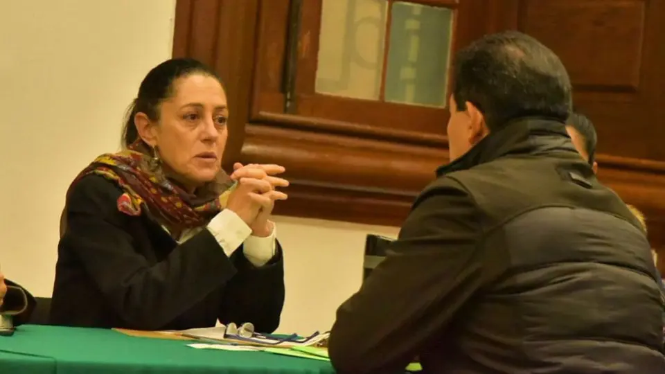 Sheinbaum solicita cargar gasolina según placa y engomado