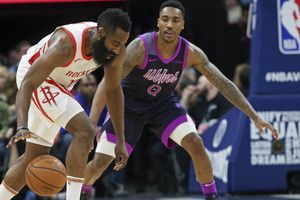 James Harden firma 31 juegos en fila con al menos 30 puntos