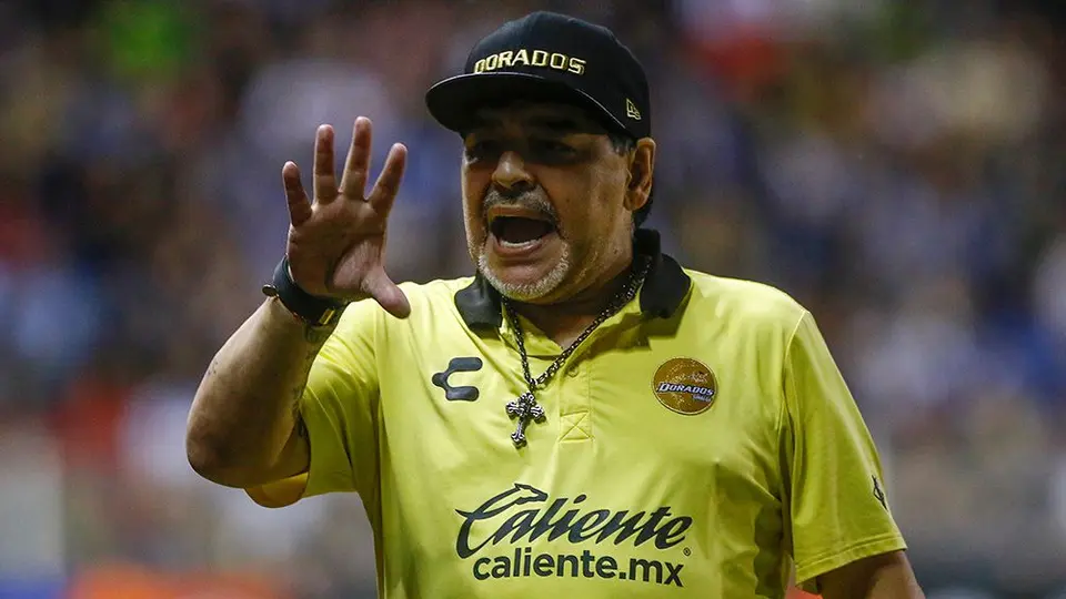 Maradona asegura que el miércoles viaja a México