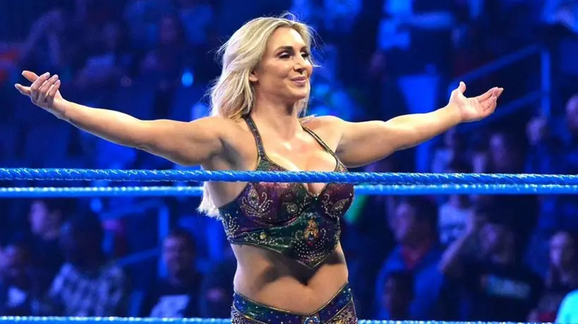 Trish Stratus vs Charlotte Flair, una guerra de reinas en SummerSlam