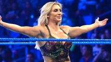 Trish Stratus vs Charlotte Flair, una guerra de reinas en SummerSlam