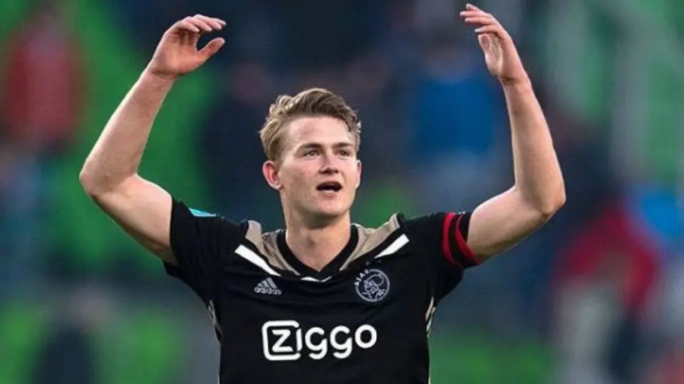 Matthijs de Ligt vuelve a los entrenamientos con Ajax
