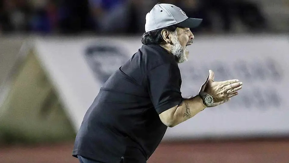 Maradona confiesa que regañó a su equipo en el entretiempo vs Cimarrones