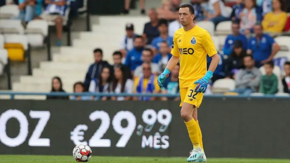 Marchesín se lució con doble atajada en derrota del Porto ante Gil Vicente