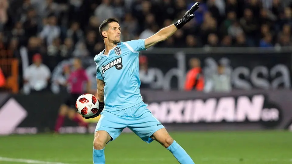 Pachuca oficializó fichaje de portero procedente del PAOK Salónica