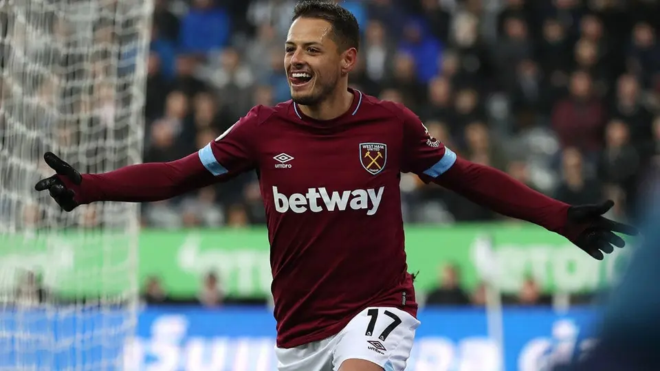 Chicharito Hernández se olvida del '17' y cambia de dorsal