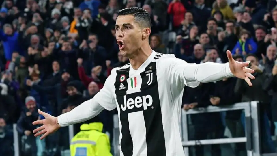 Cristiano Ronaldo tuvo gran gesto con fan que buscaba una selfie