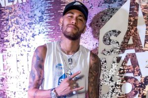 Neymar, captado bailando en carnaval poco después de que dejó las muletas