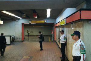 Persona murió tras arrojarse posiblemente a las vías del Metro de la CDMX