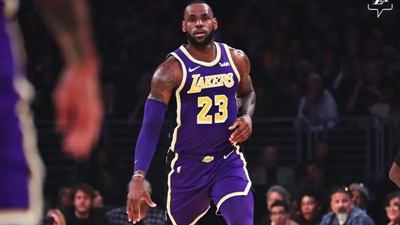 LeBron James supera a Michael Jordan como cuarto máximo anotador de la NBA