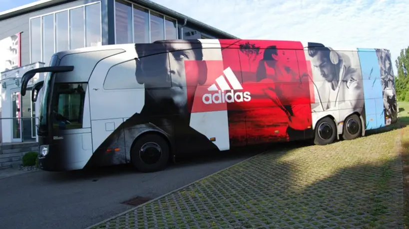 Camión con 1.2 mdd en mercancía de Adidas es robado en AICM