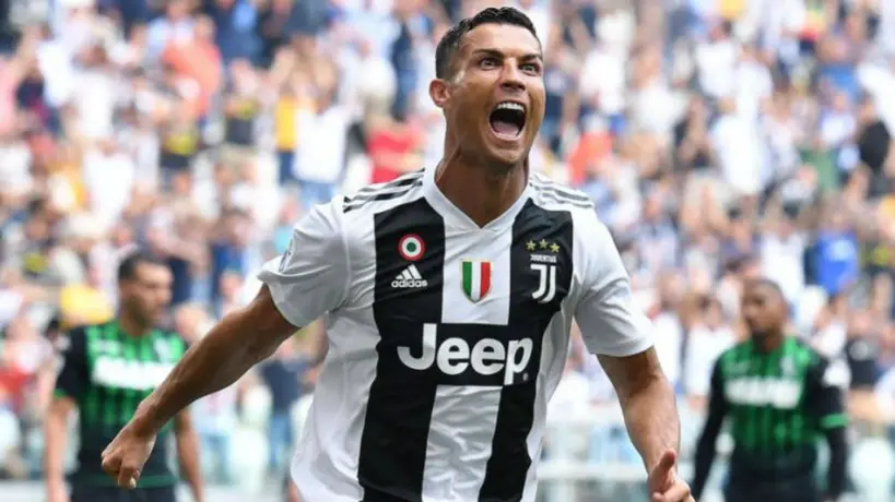 La 'superdotada' estatua de Cristiano Ronaldo que atrae turistas