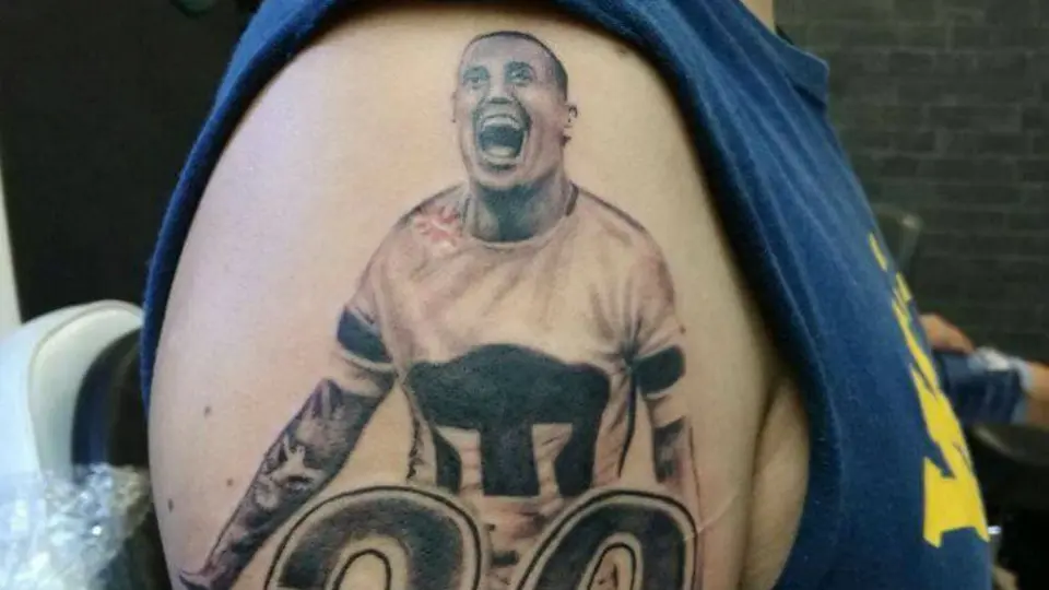 Aficionado de Pumas alterará su tatuaje de Nico Castillo