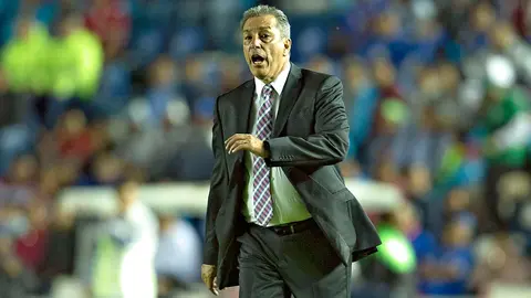 Chivas sorprende y anuncia a Tomás Boy como su nuevo DT