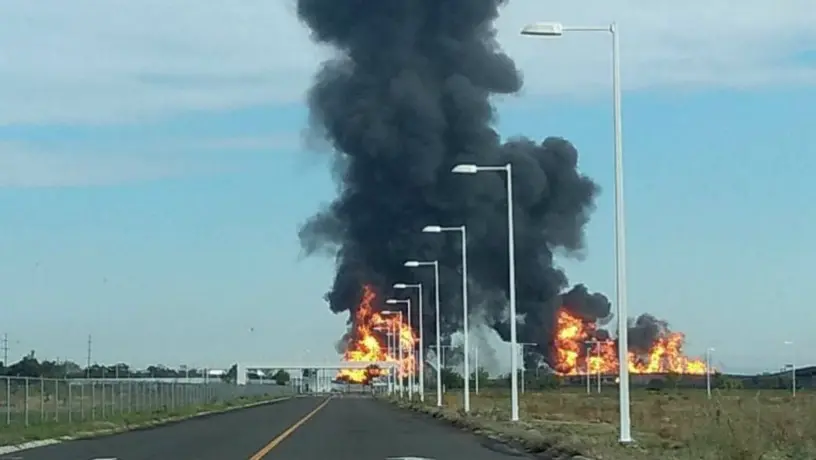 Ducto de Pemex registra fuerte explosión en Celaya, Guanajuato