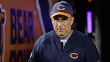Excoordinador defensivo de Bears será coach de los Broncos
