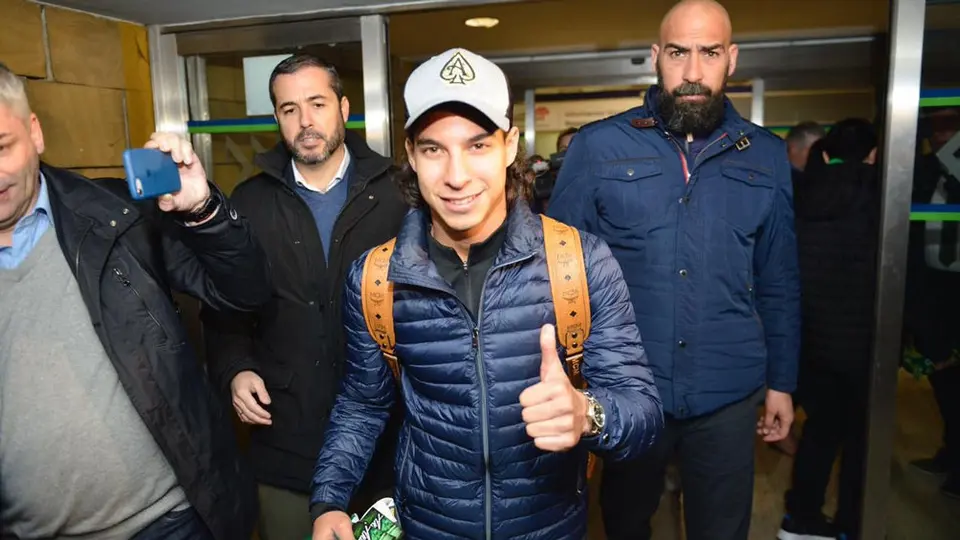 Diego Lainez arriba a España para reportar con el Betis