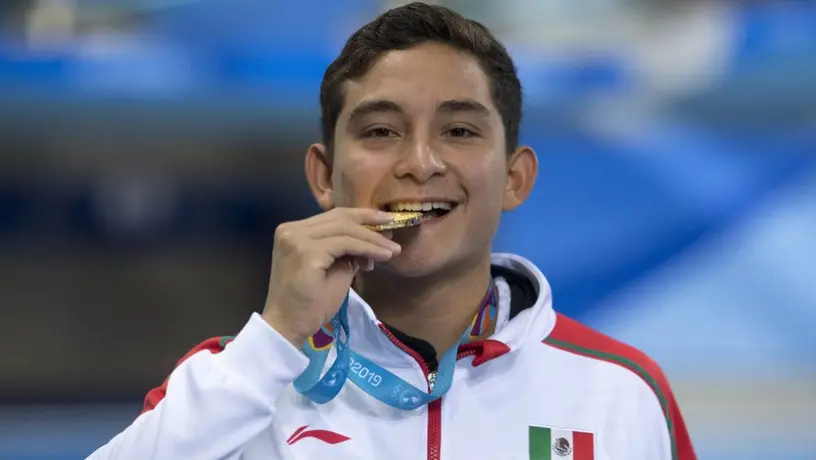 Kevin Berlín recibirá beca de 24 mil pesos mensuales