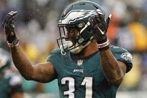 Jugadores de Eagles y Wizards, arrestados por pelea en vía pública