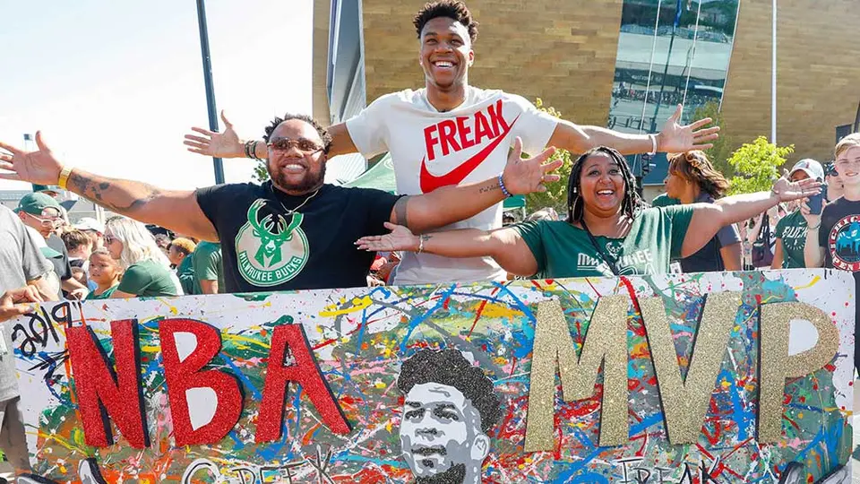 Antetokounmpo prometió volver a ser el MVP la próxima temporada