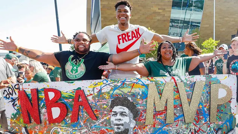 Antetokounmpo prometió volver a ser el MVP la próxima temporada