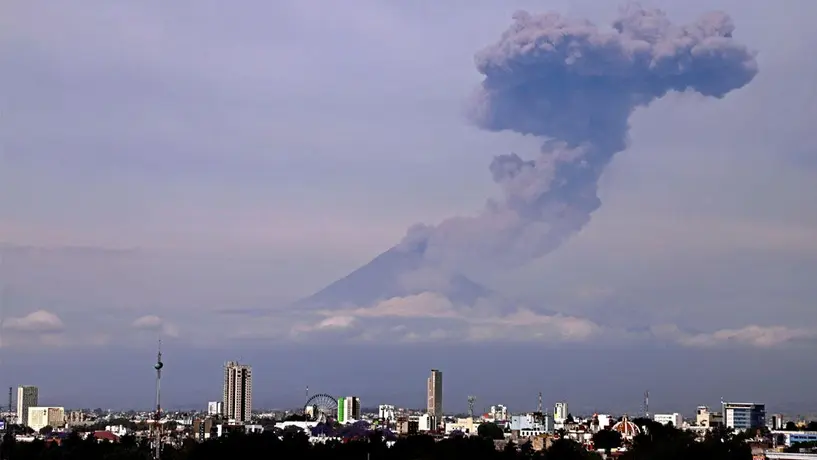 Puebla alista 205 albergues ante actividad del Popocatépetl