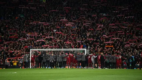 'You'll never walk alone' retumba en Anfield tras épica remontada