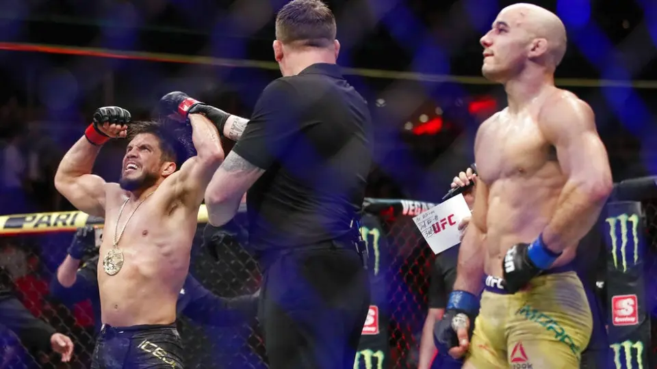 Henry Cejudo, Campeón simultáneo en dos divisiones distintas en UFC