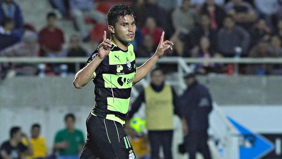 Ulises Dávila, a una firma de reforzar a Chivas para el Apertura 2019
