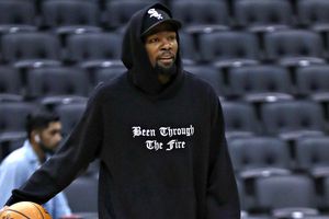 Kevin Durant ya entrena con los Warriors y podría jugar el quinto partido