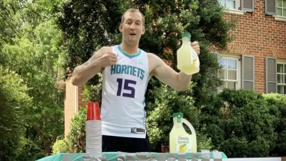 Cody Zeller vende limonadas para mantener a Kemba Walker en Charlotte