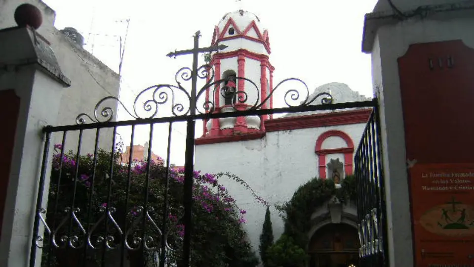 Mujer fue atacada a tiros en iglesia de la alcaldía Benito Juárez de la CDMX