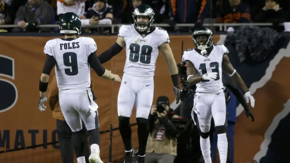 Eagles defiende su corona con cardiaca victoria frente a Bears