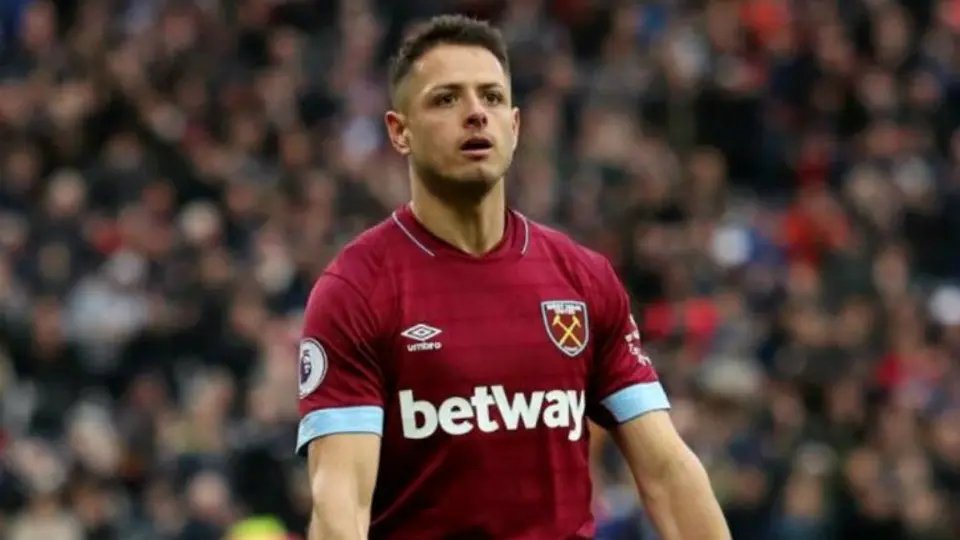 West Ham buscaría a Edin Dzeko y pondría en 'jaque' al Chicharito