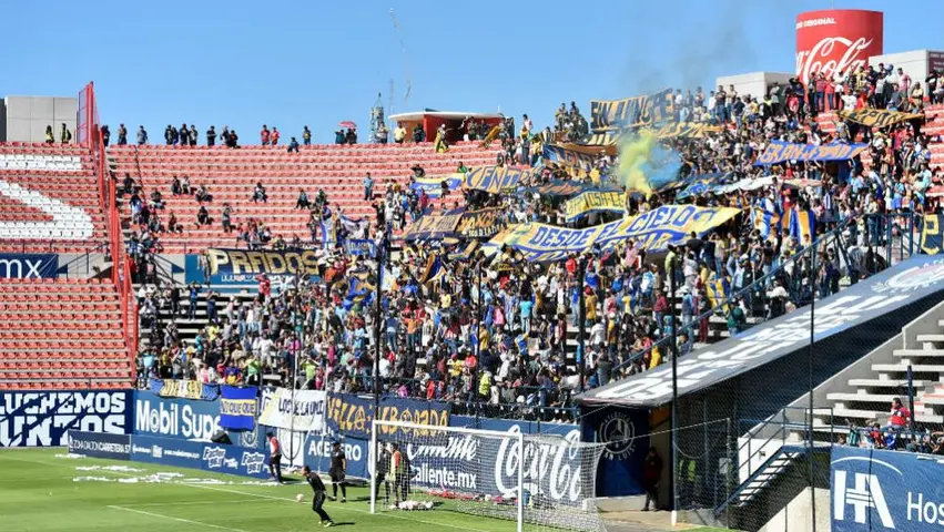 Afición de San Luis en el Alfonso Lastras | IMAGO7