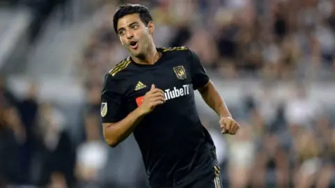 Hugo Sánchez felicitó a Carlos Vela por imponer récord en la MLS