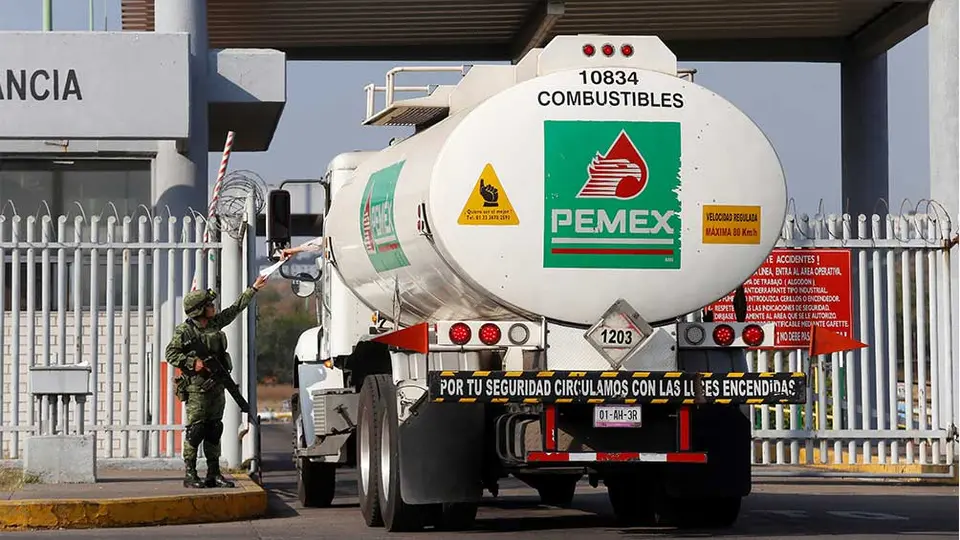 Decomisan más de 90 mil litros de combustible en tres estados