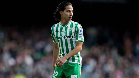 Diego Lainez y Tecatito Corona se podrían enfrentar en el Porto contra Betis