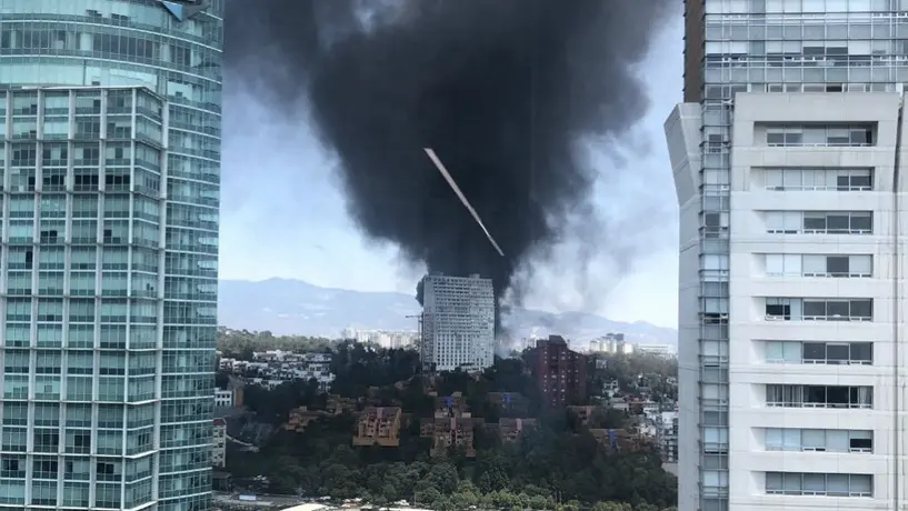 Fuerte incendio se registra en la zona de Santa Fe
