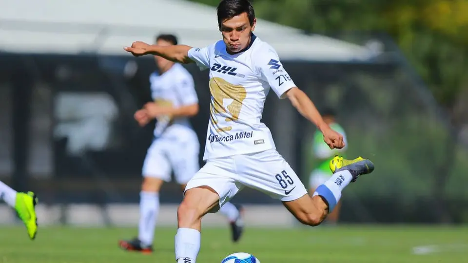 Chucky Lozano felicita a su hermano por título con Pumas en Liga Premier