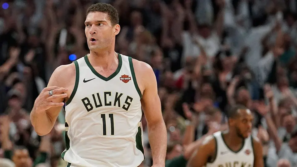 Bucks toma ventaja en Final del Este tras remontar a Raptors  