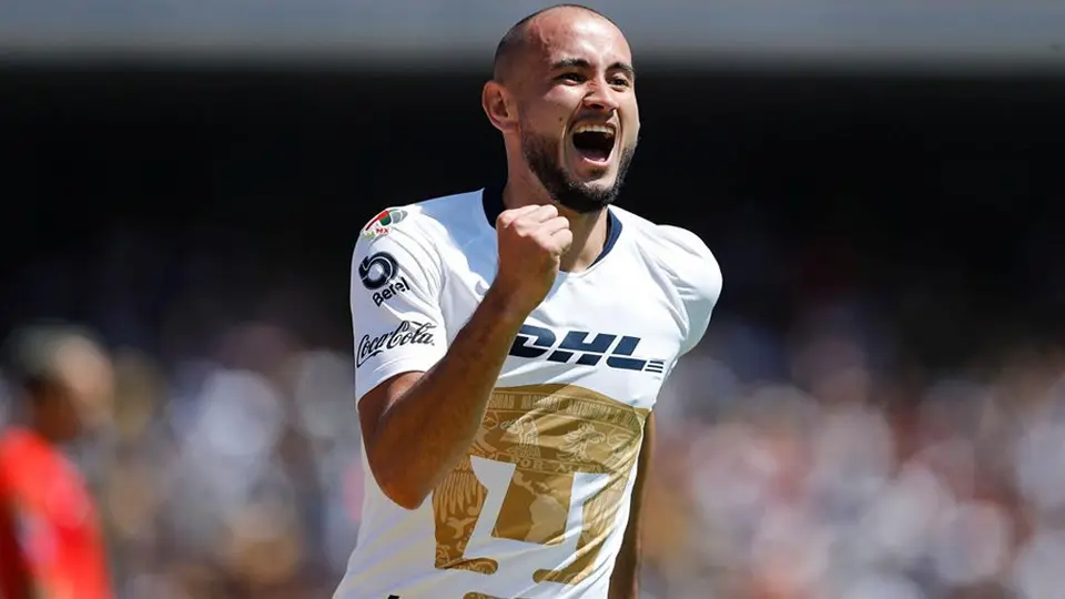 Directiva de Pumas pondría en venta a Carlos González por 10 mdd