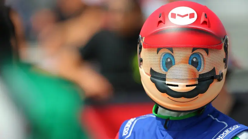 Piloto canadiense compitió al estilo de Super Mario Kart