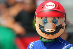 Piloto canadiense compitió al estilo de Super Mario Kart