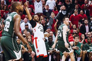 Raptors impone su localía a Bucks y empata la Final del Este