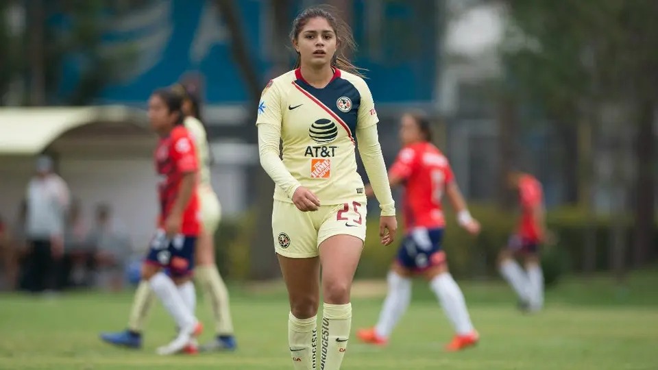 Jana Gutiérrez 'obligó' a aficionado de Pumas a cambiar de equipo