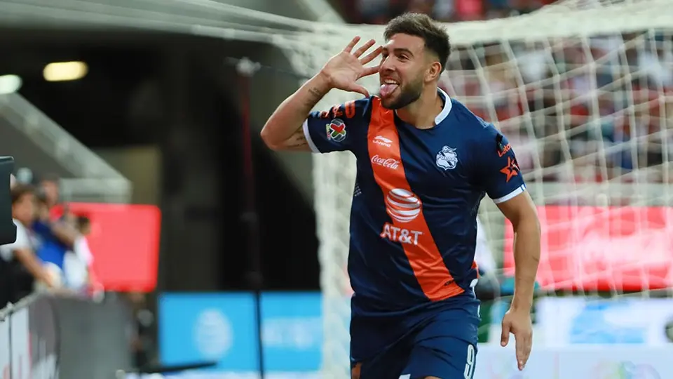 Cruz Azul hizo oferta a Puebla por Lucas Cavallini